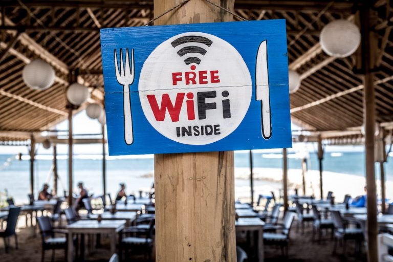 How to find wifi hotspots near you | Techniqworld.com